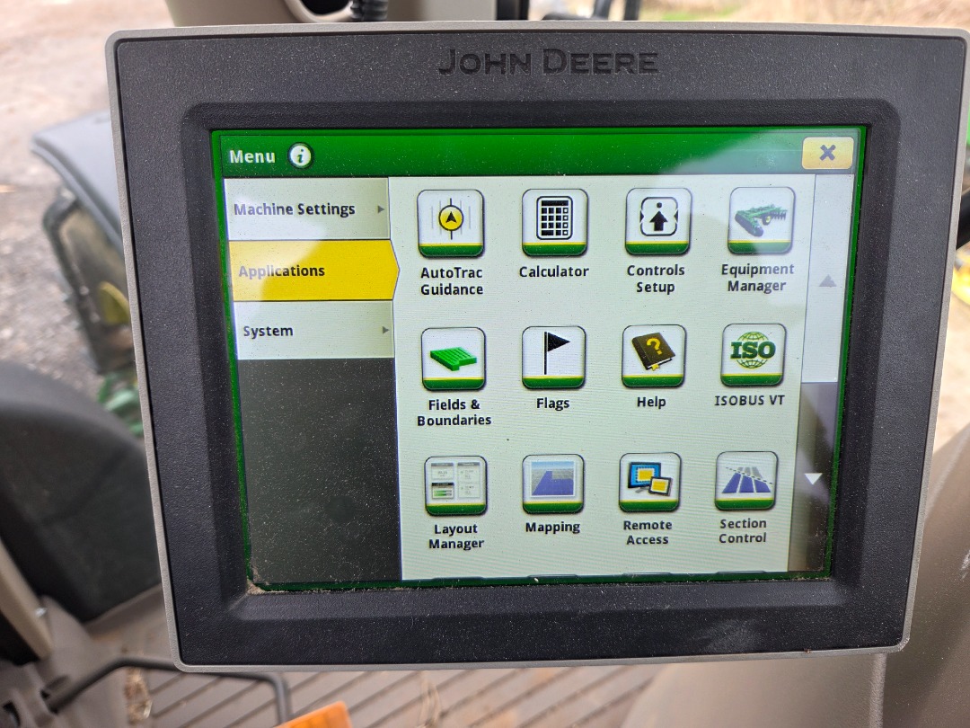 John Deere 6175M