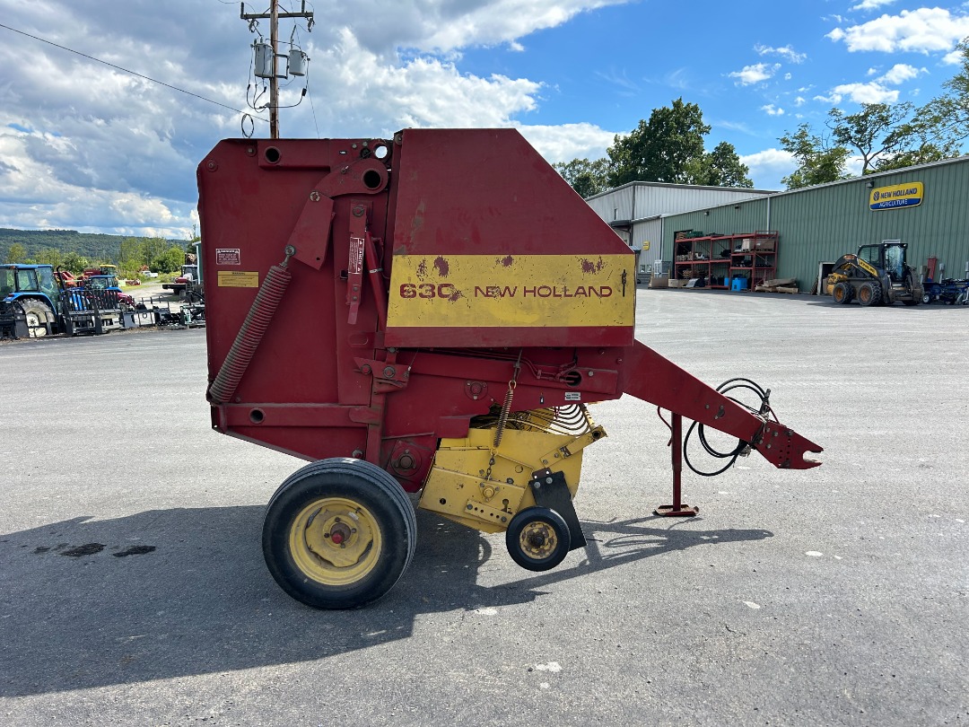 New Holland 630