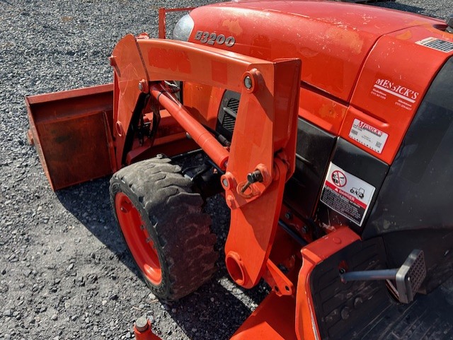 Kubota B3200HST