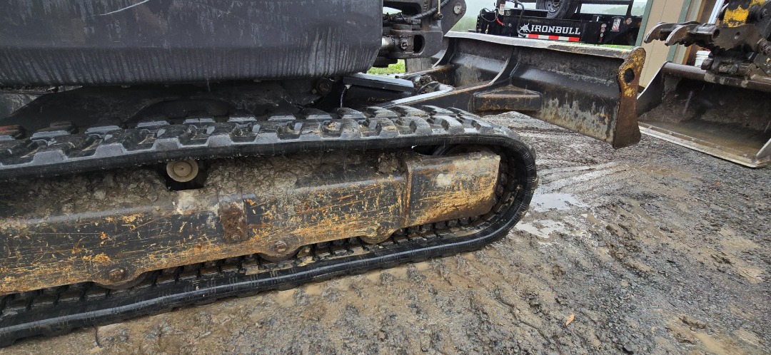 New Holland E37C