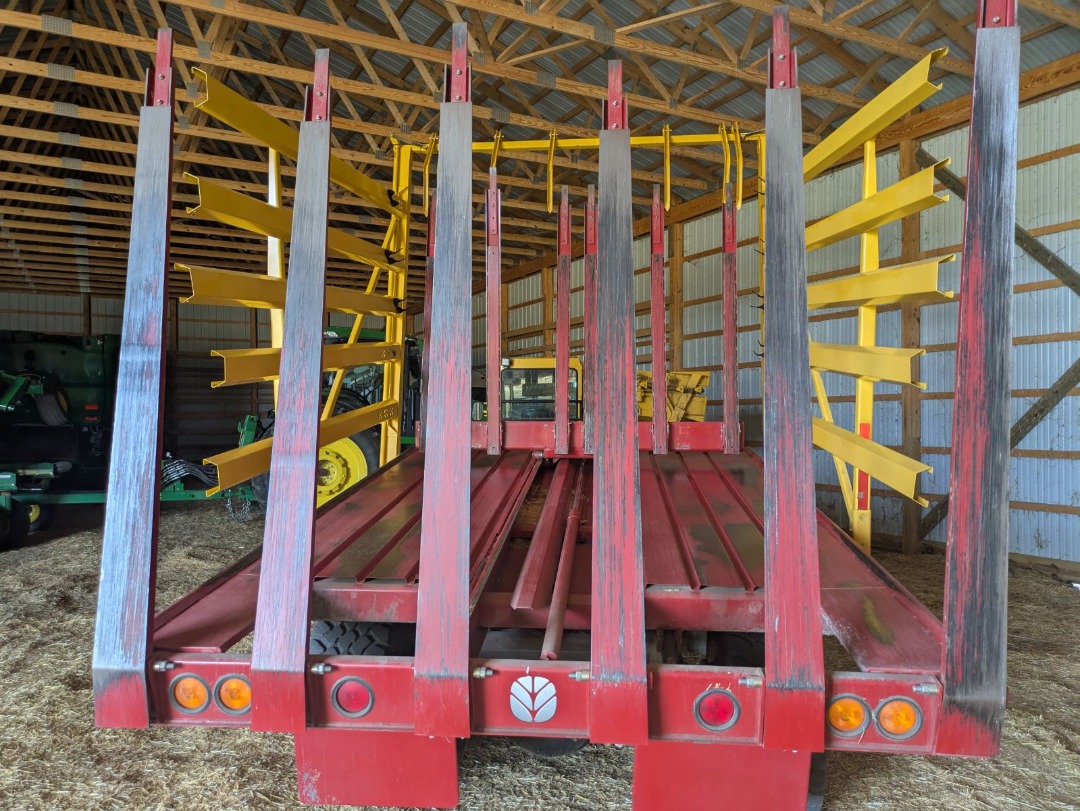 New Holland STACKCRUISER 102