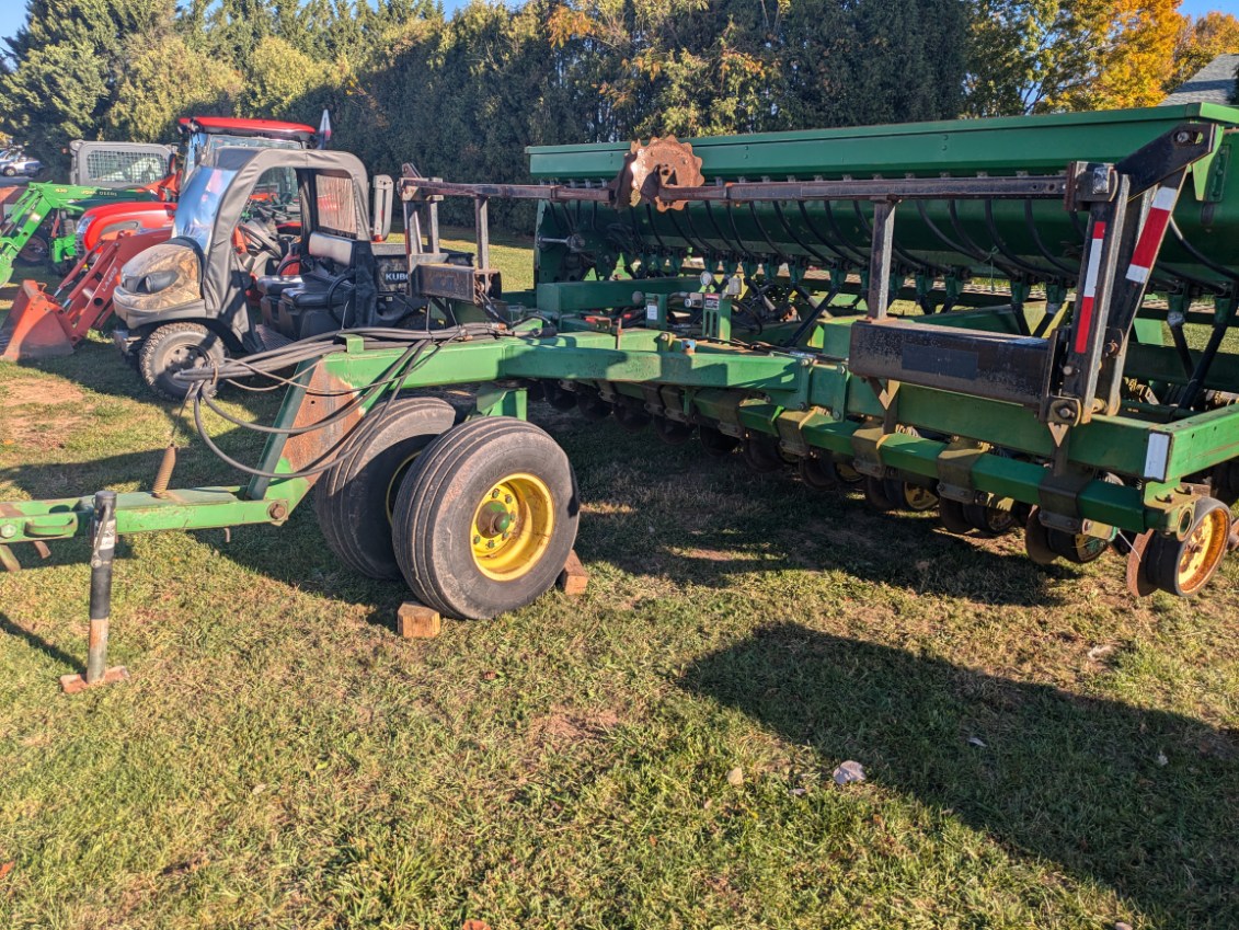 John Deere 750