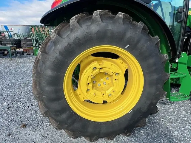 John Deere 5090M