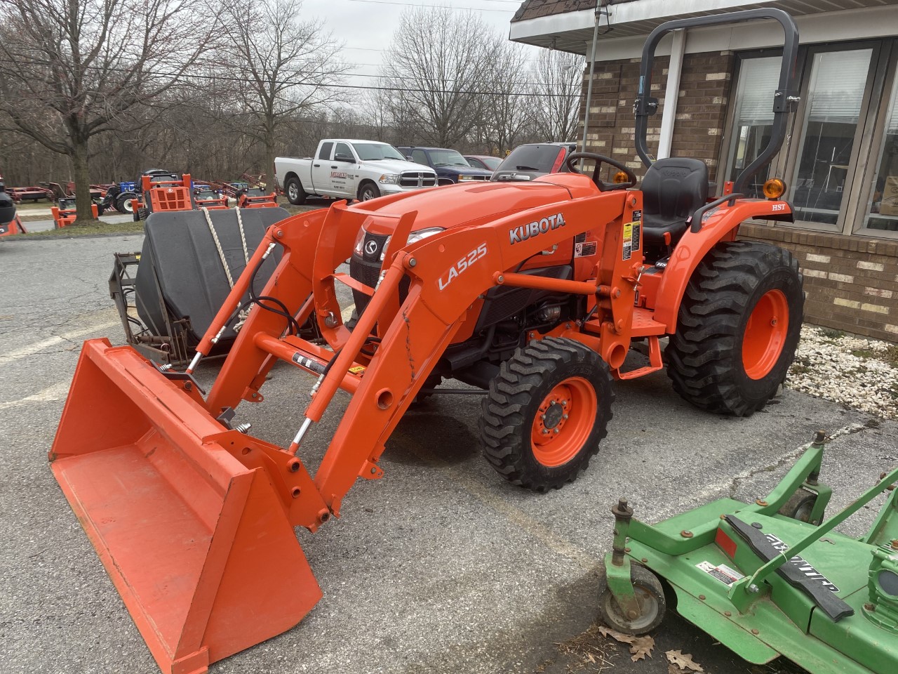 Used Kubota L3301HST