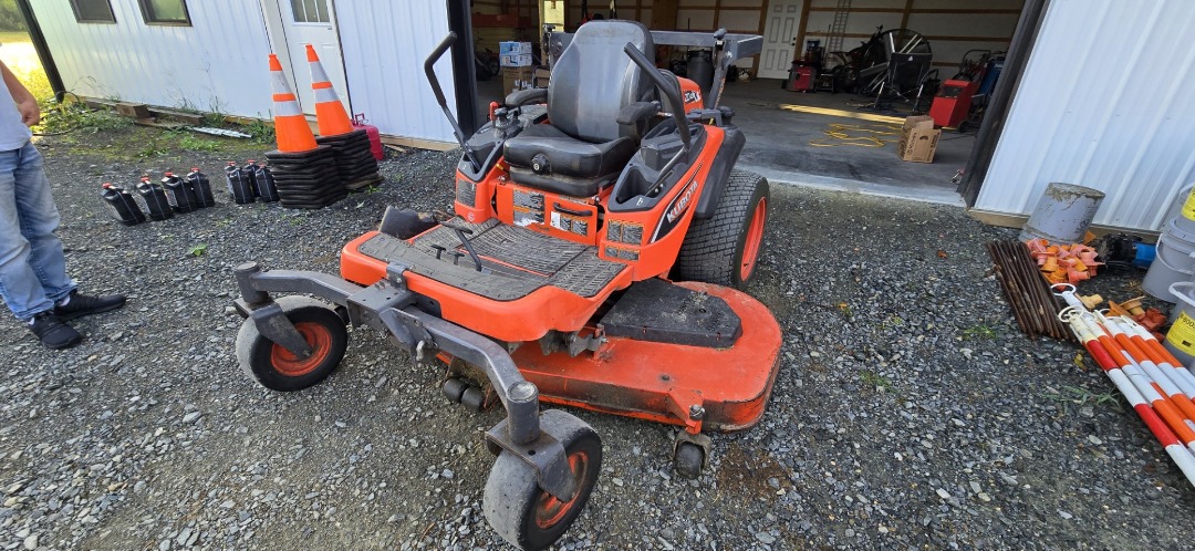 Kubota ZD1211L-72