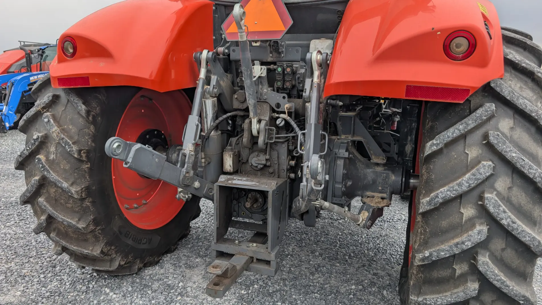 Kubota M7-152P