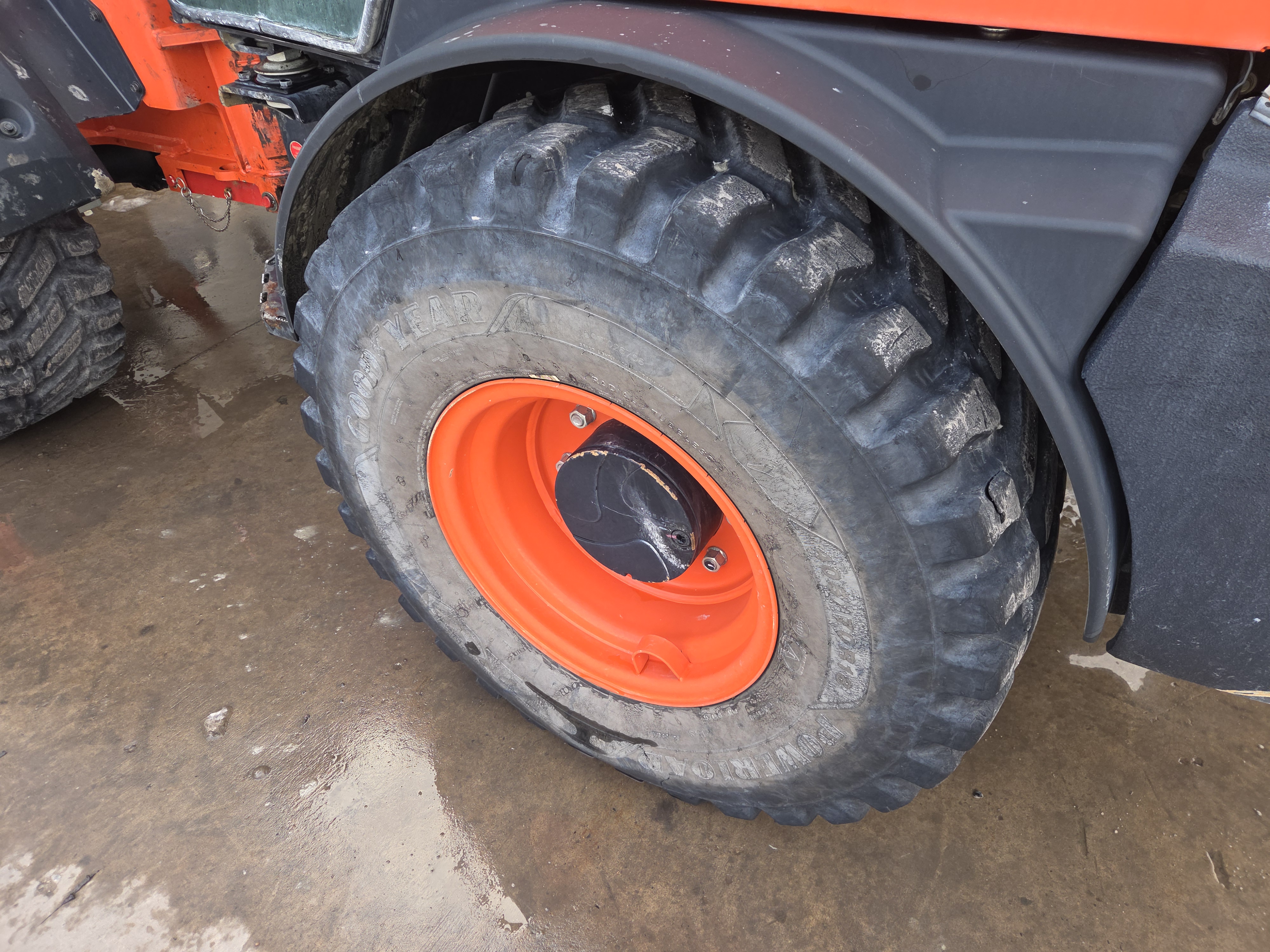 Kubota R640R43