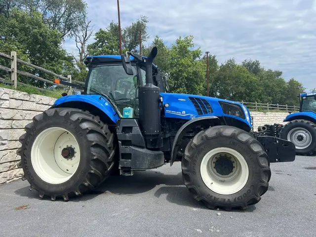 New Holland T8.435 PLMI AC