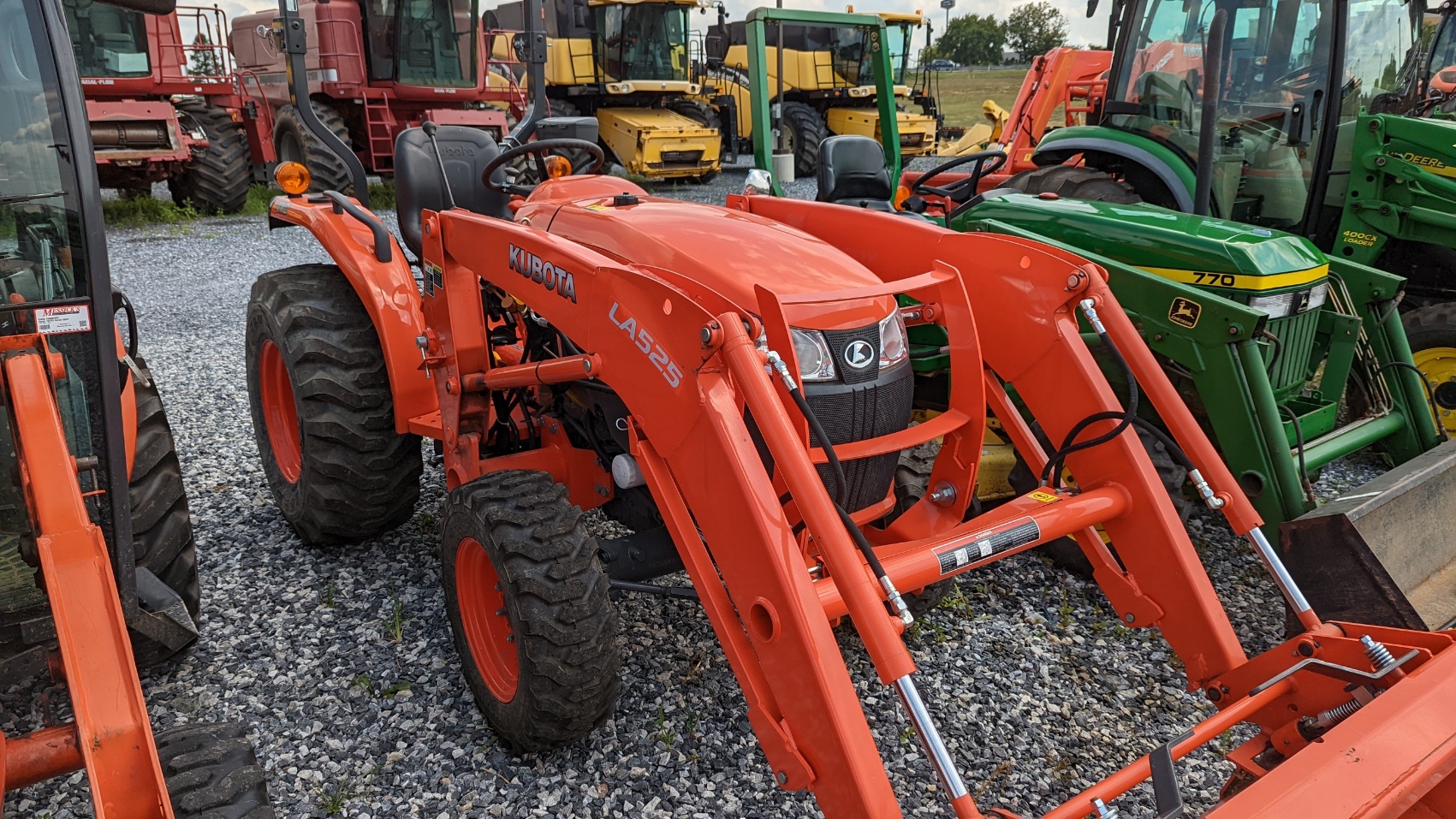 Kubota L3901DT