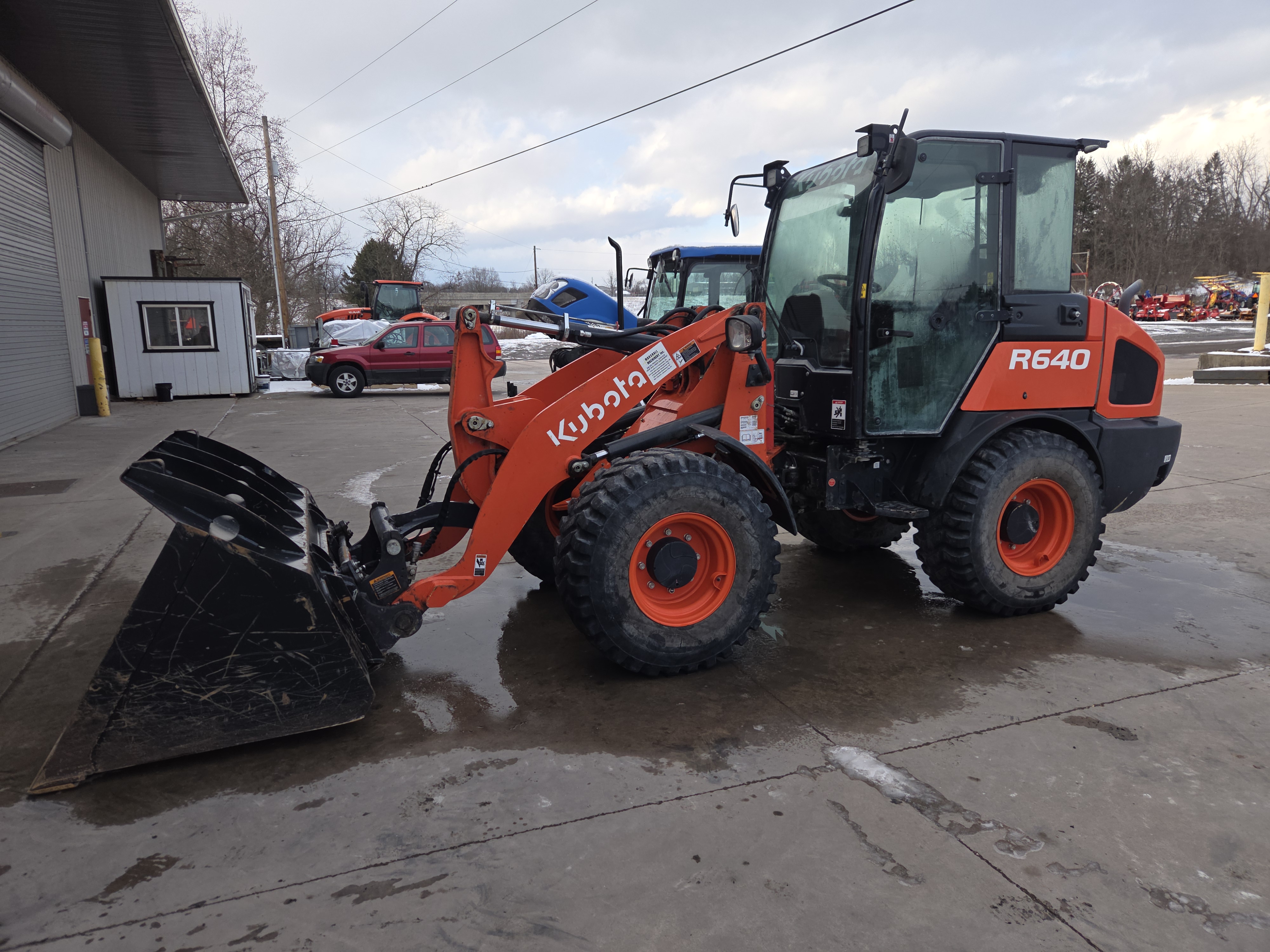 Kubota R640R43