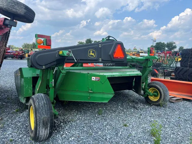John Deere 946