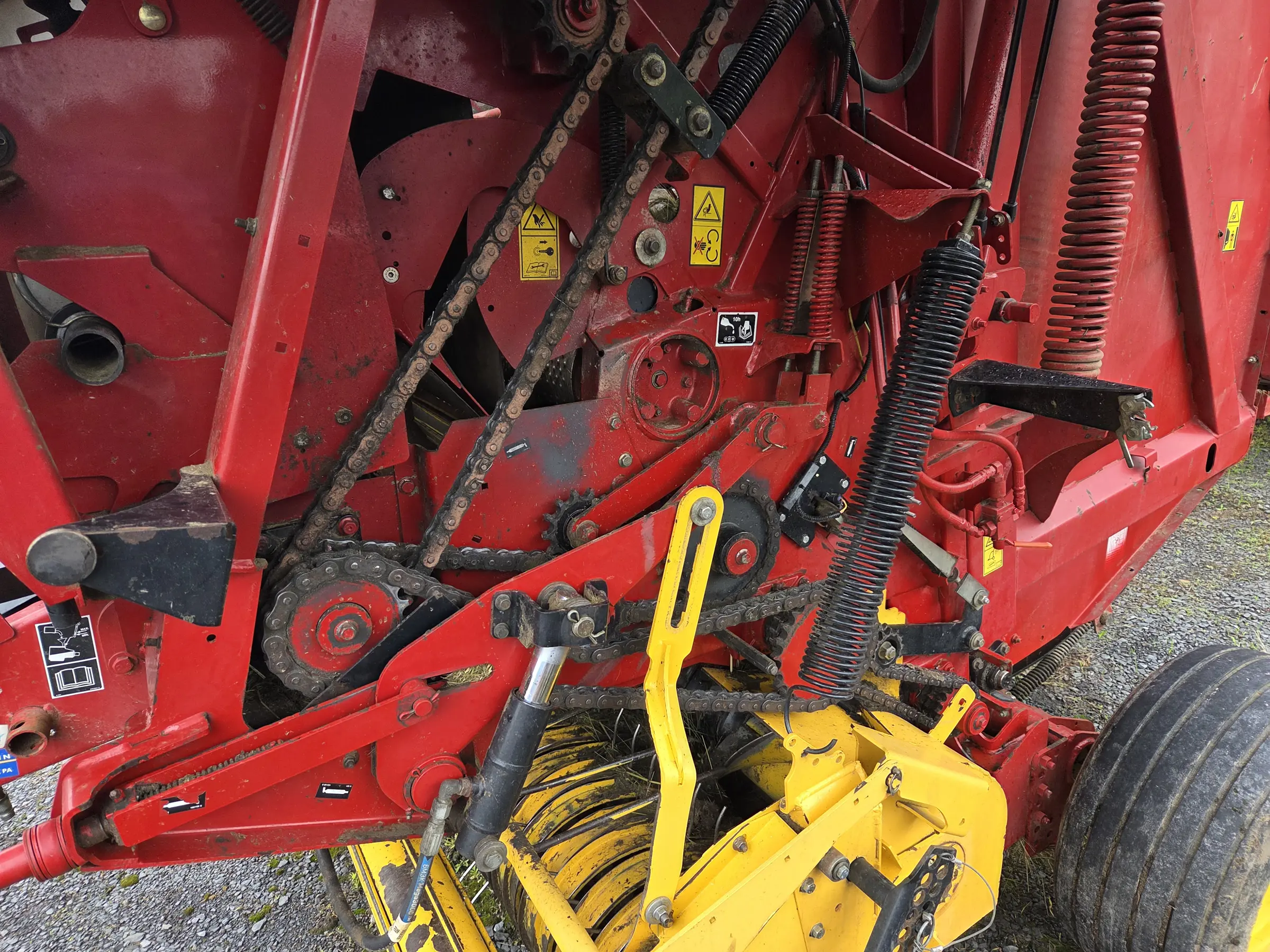 New Holland RB450