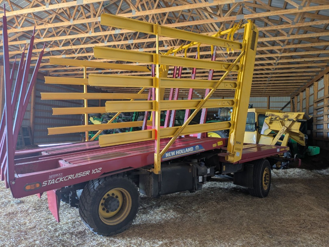 New Holland STACKCRUISER 102