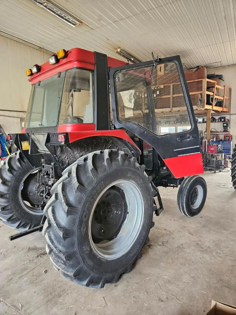 Case-IH 695