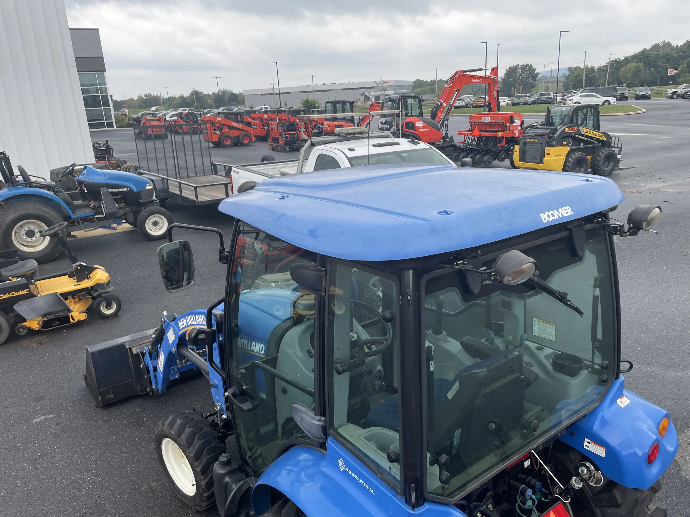 New Holland BOOMER 40 T4B