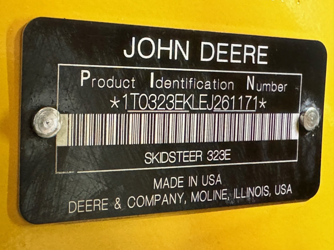 John Deere 323E