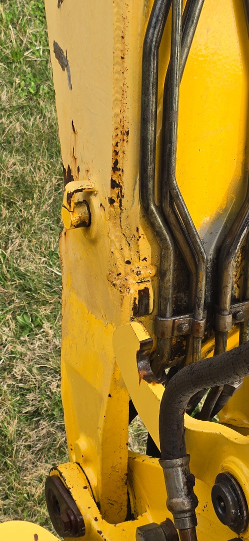 New Holland 675E