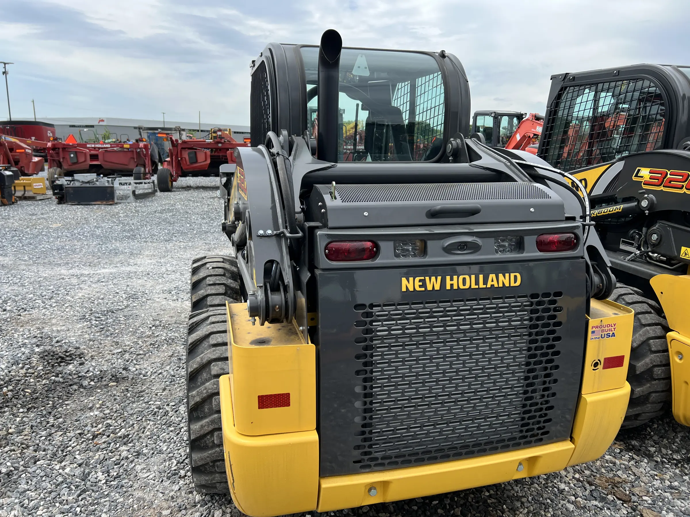 New Holland L320