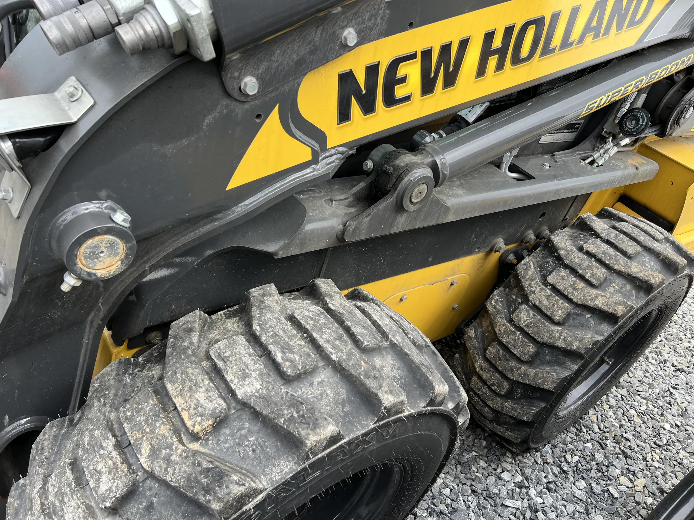 New Holland L320