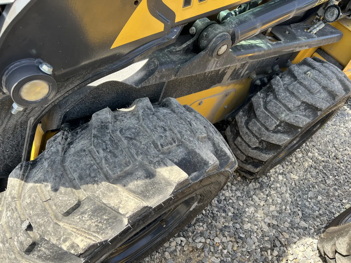 New Holland L320