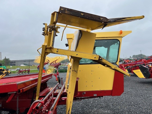 New Holland 1089