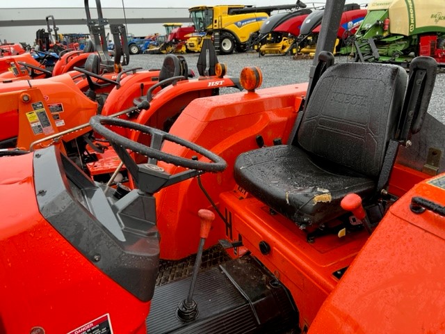 Kubota M4700