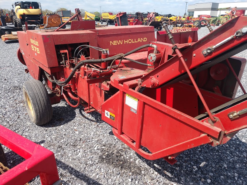 New Holland 575