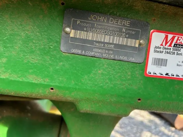 John Deere 5085E