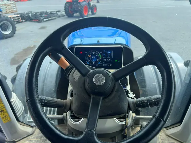 New Holland T8.435 PLMI AC
