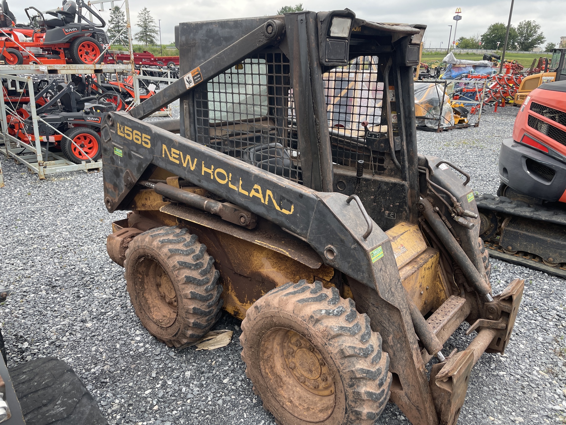 New Holland LX565