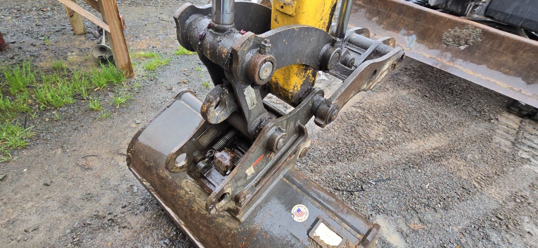 New Holland E37C