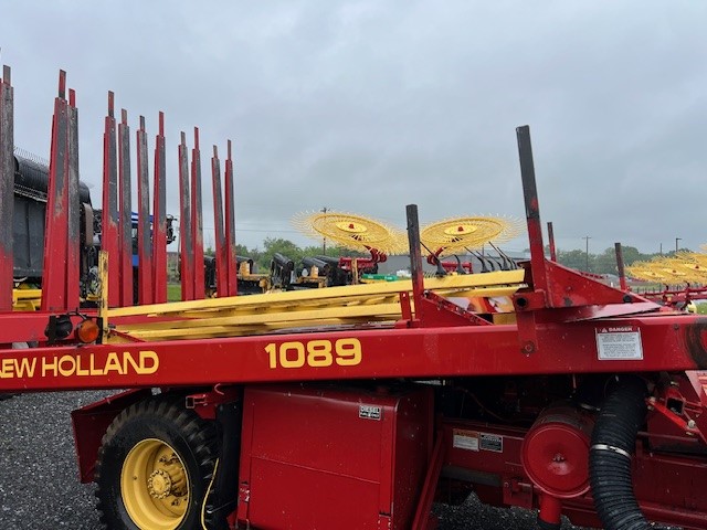 New Holland 1089