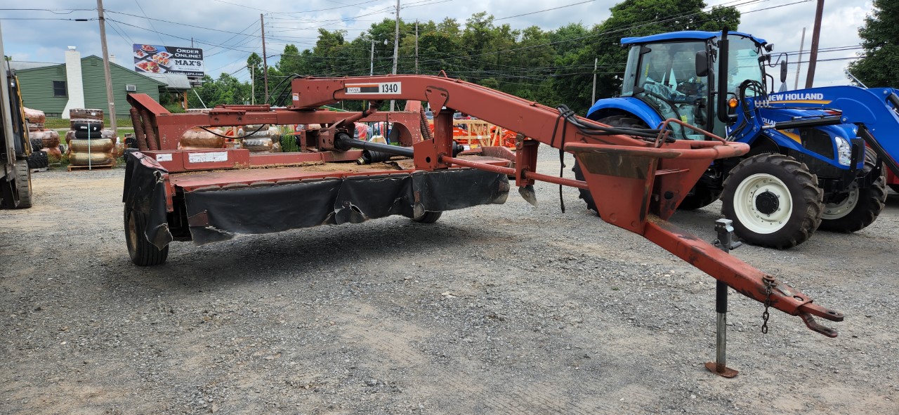 Hesston 1340