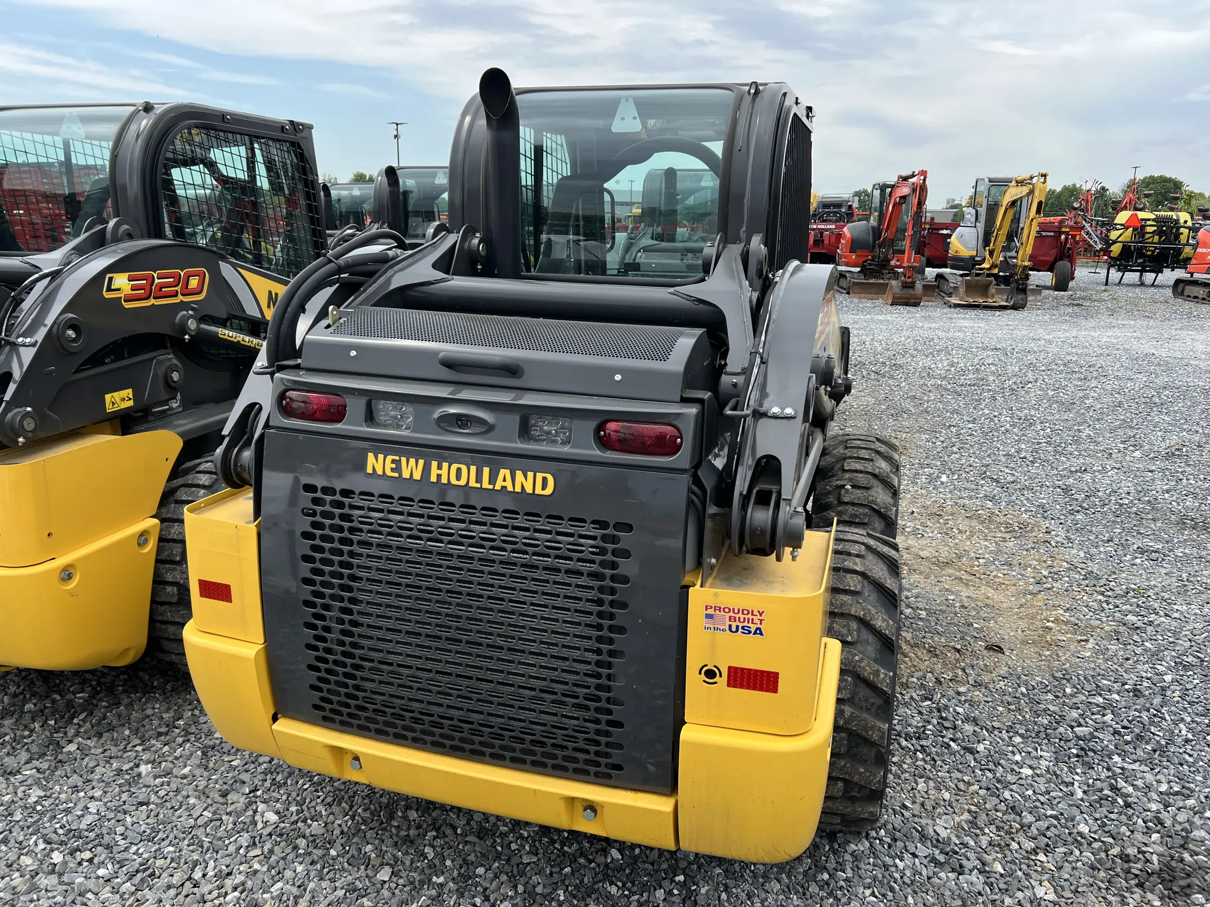 New Holland L320