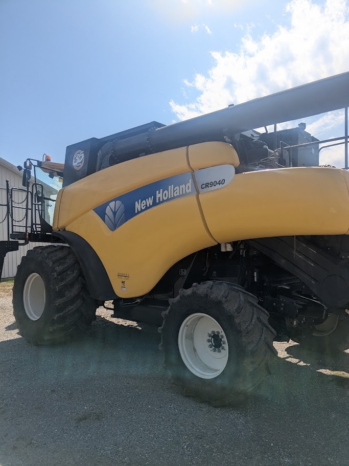New Holland CR9040