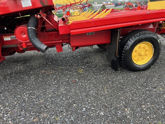 New Holland 1089