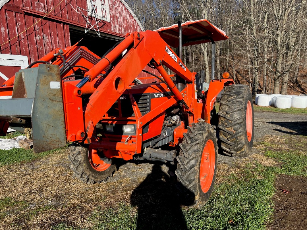Kubota M4700