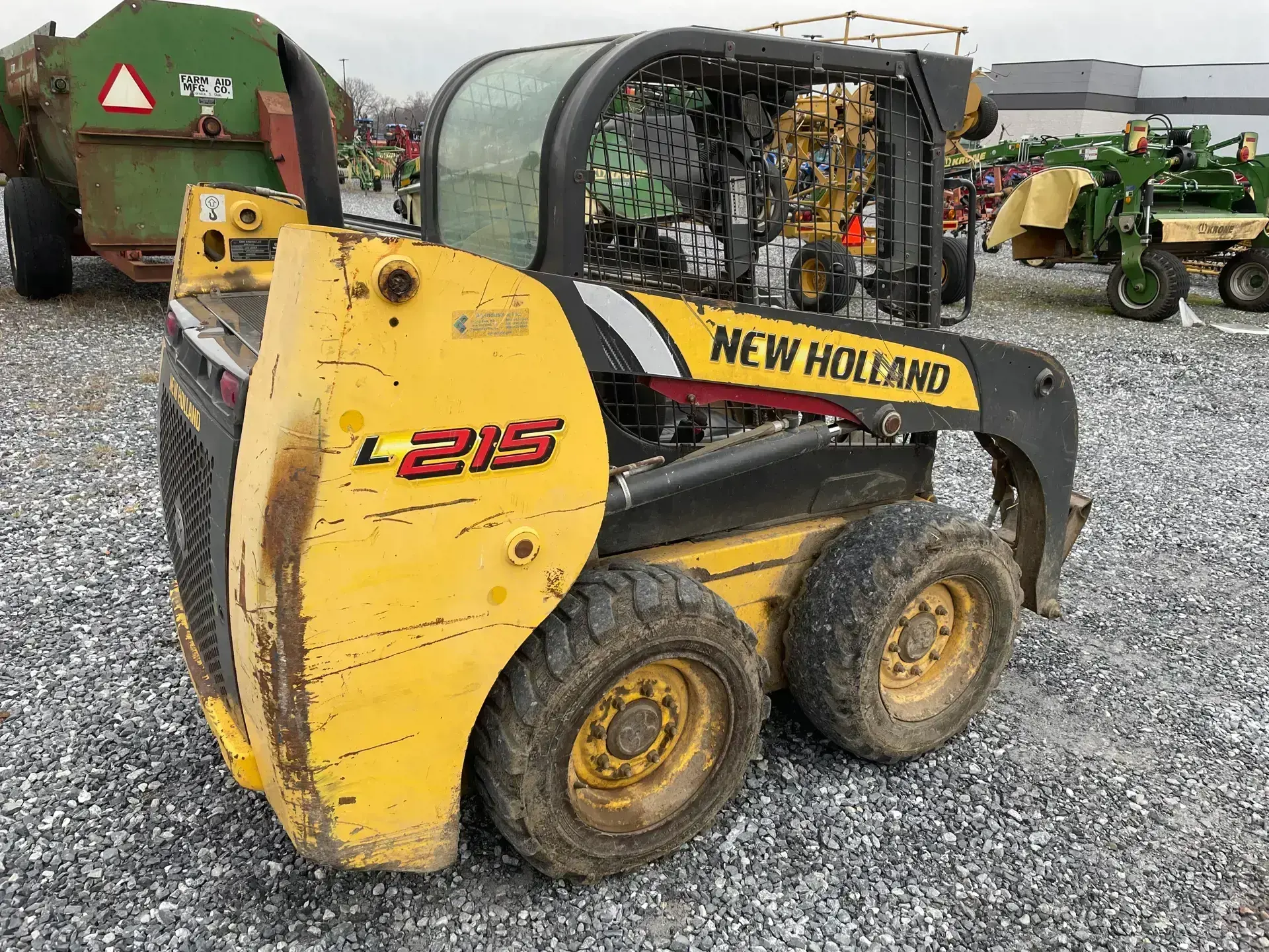 Used New Holland L215