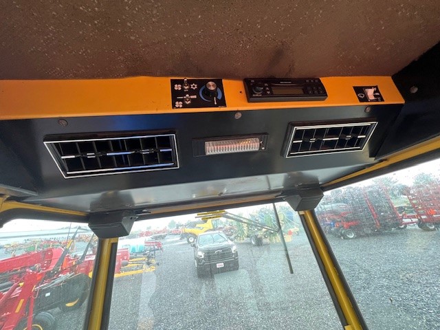New Holland 1089
