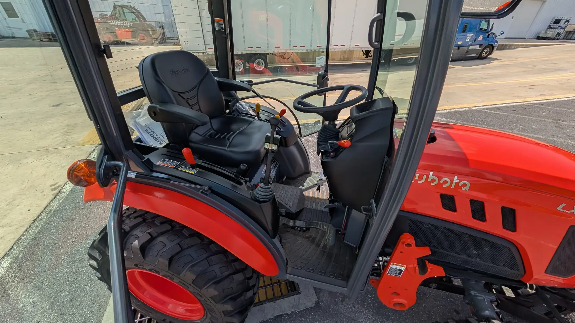 Kubota LX2610HSDC