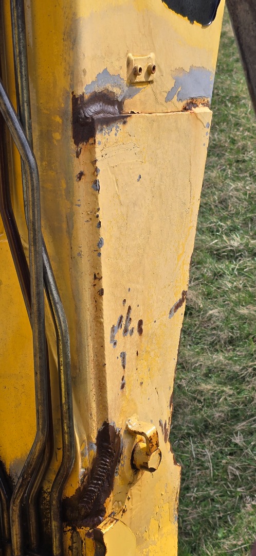 New Holland 675E