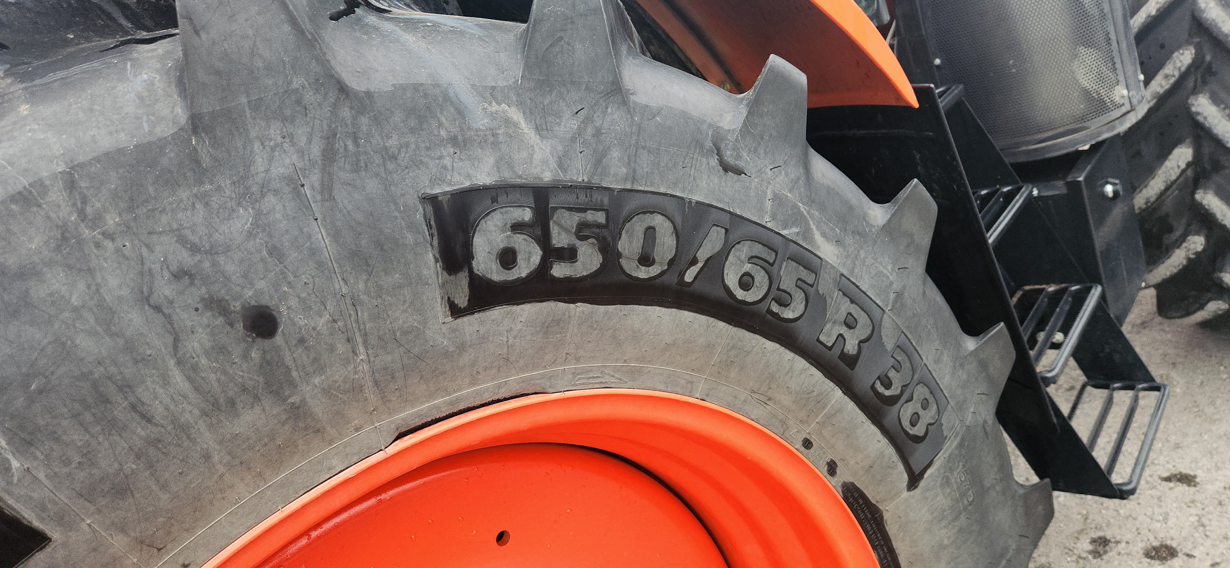 Kubota M7-154D