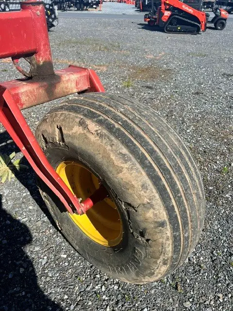 New Holland H8080