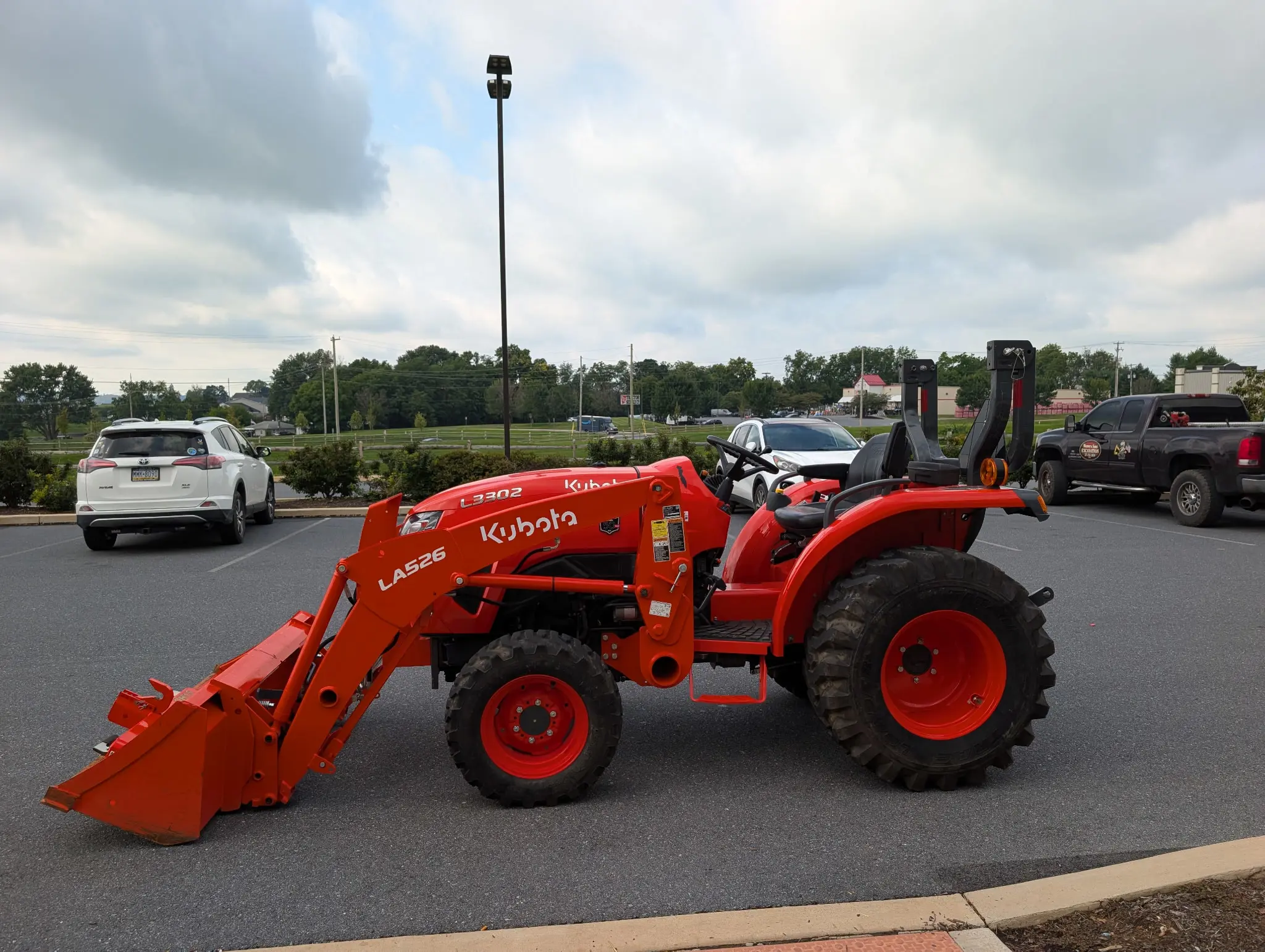 Kubota L3302HST-50