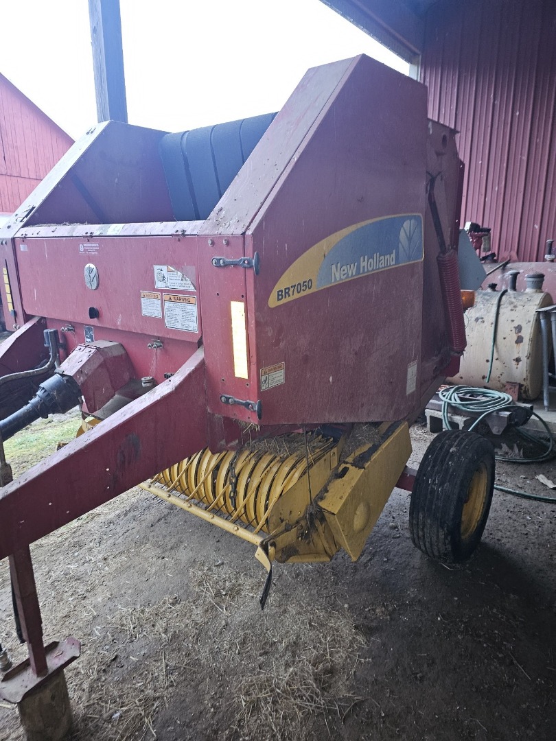 Used New Holland BR7050