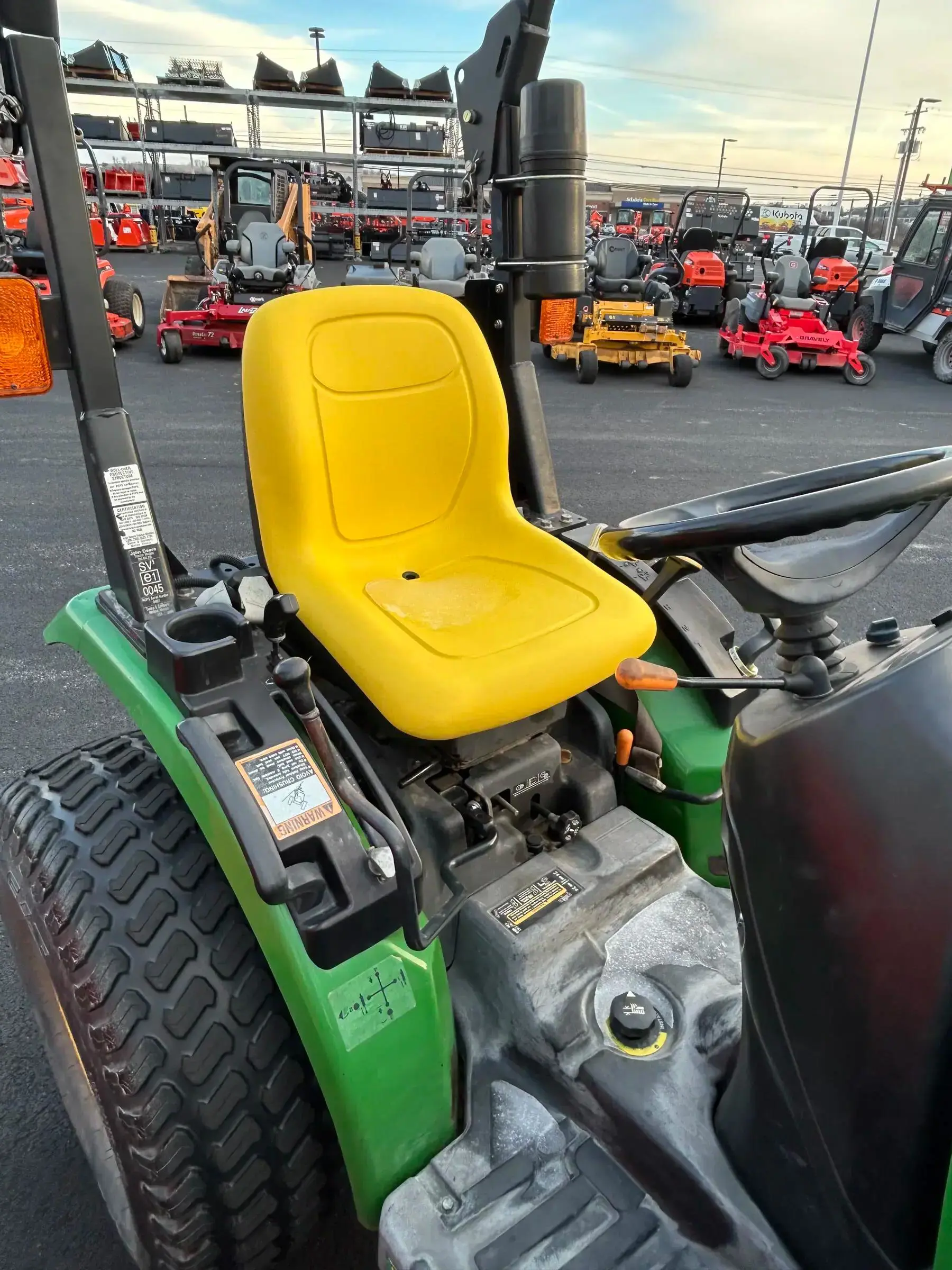 John Deere 2320