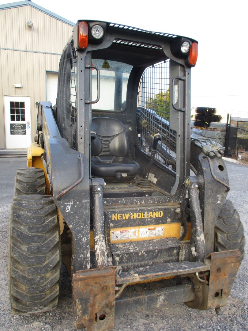 Used New Holland L218