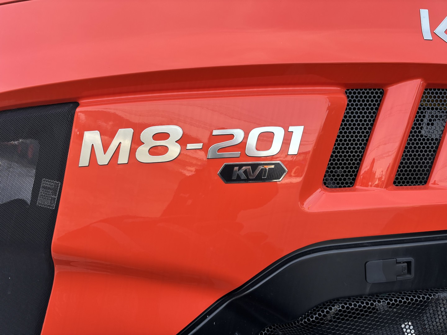 Kubota M8-201