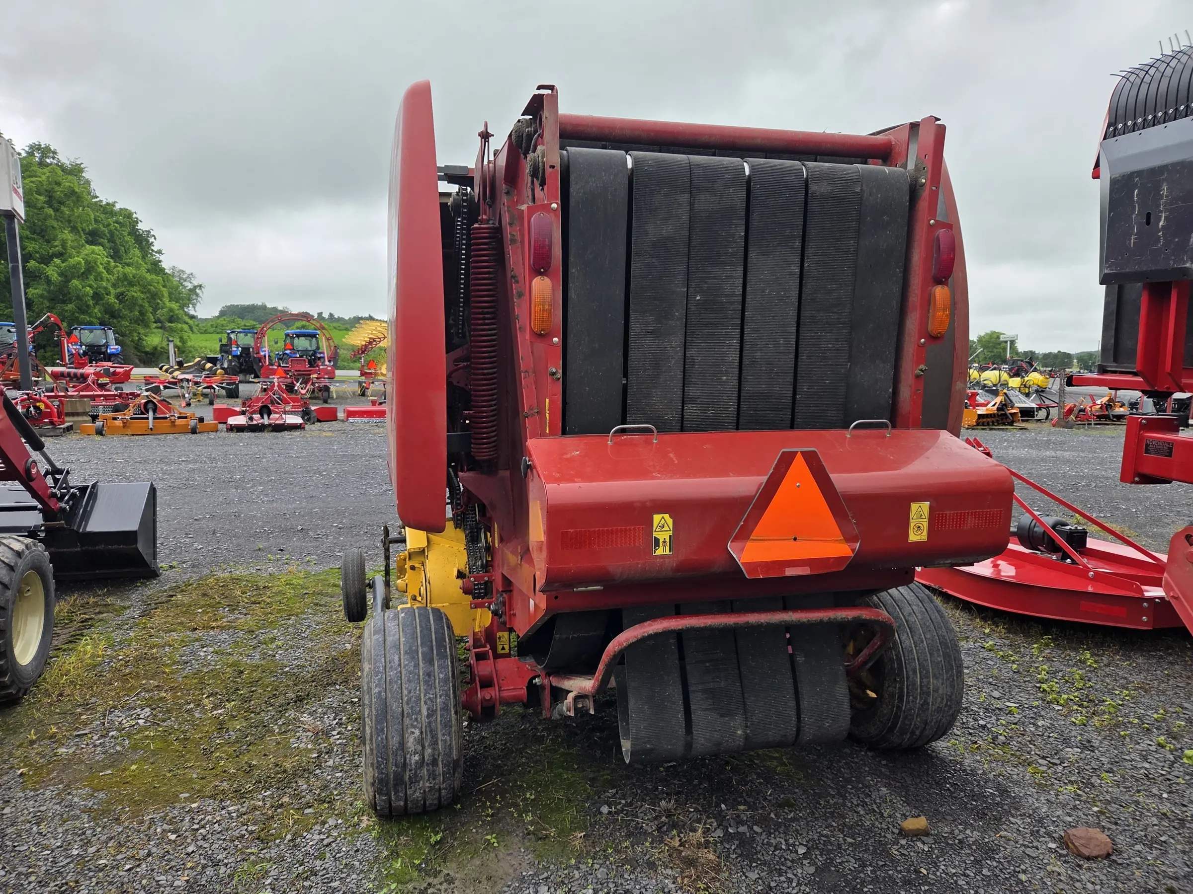 New Holland RB450