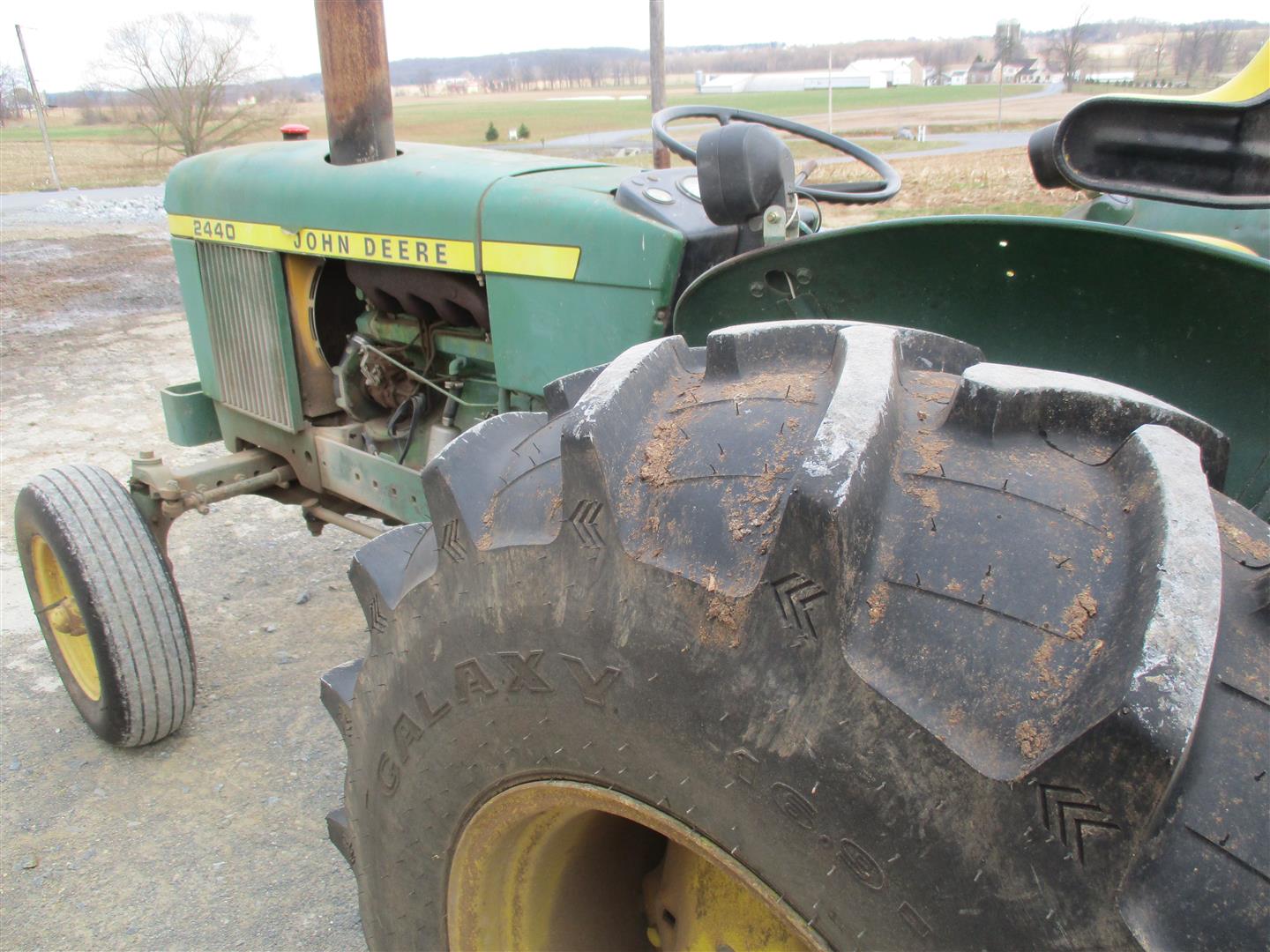 John Deere 2440